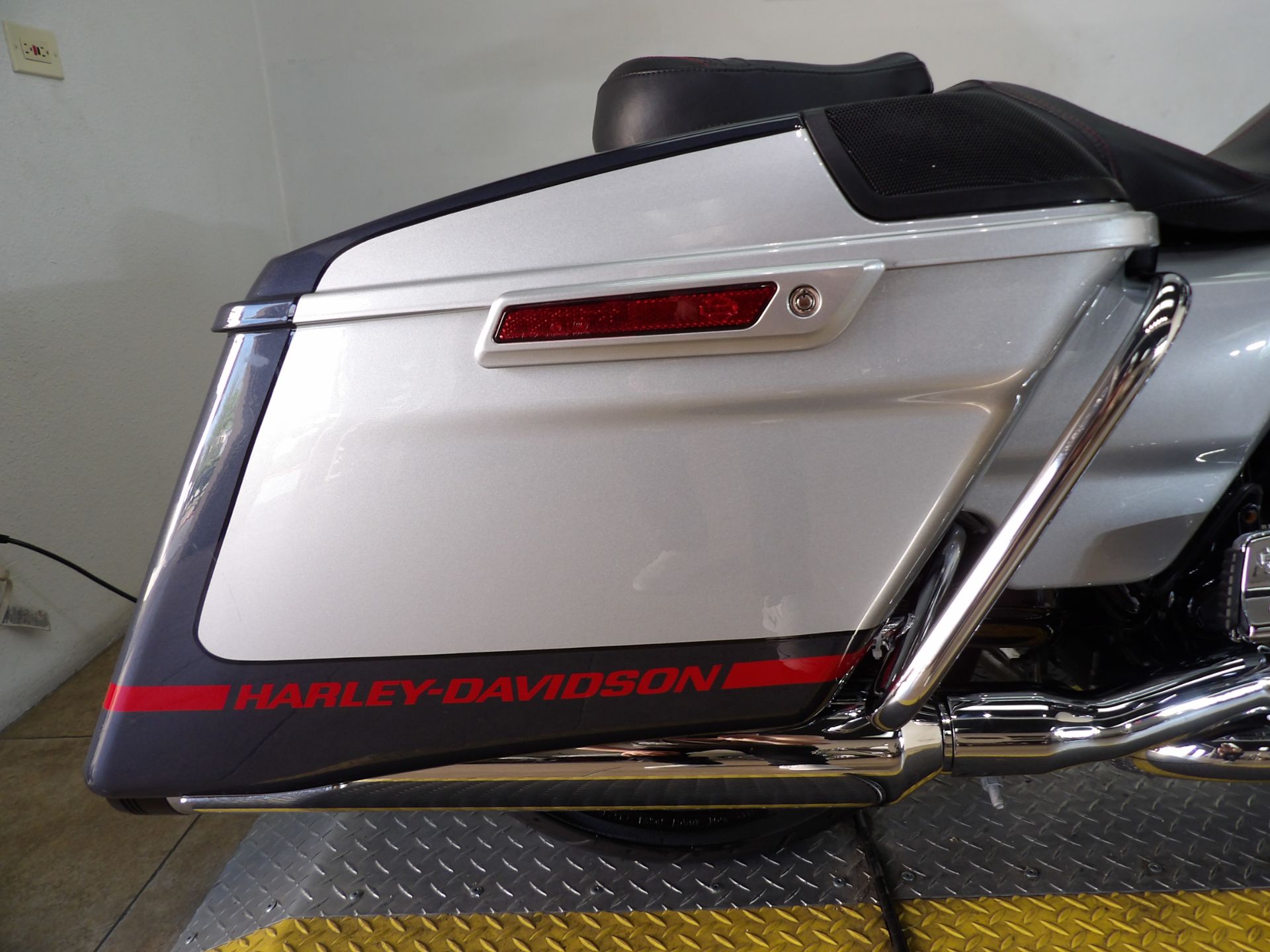 2019 Harley-Davidson CVO™ Street Glide® in Temecula, California - Photo 31