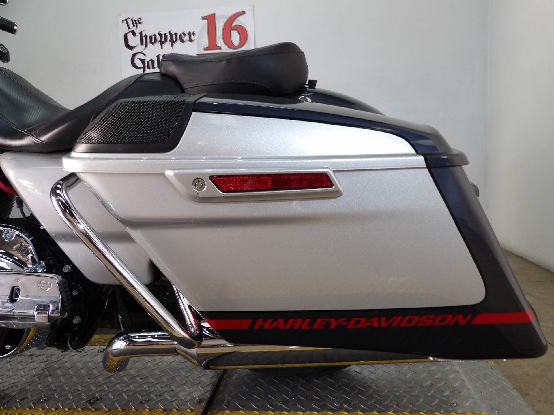 2019 Harley-Davidson CVO™ Street Glide® in Temecula, California - Photo 32