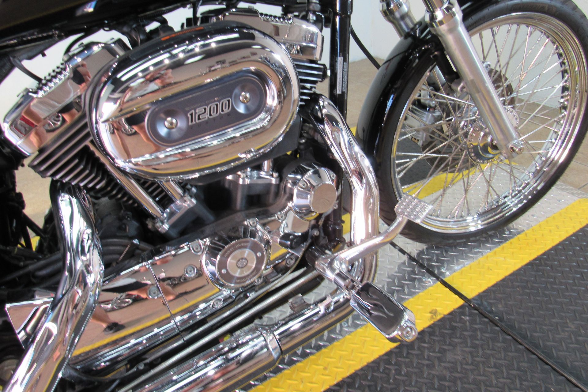 2007 Harley-Davidson Sportster® 1200 Custom in Temecula, California - Photo 17