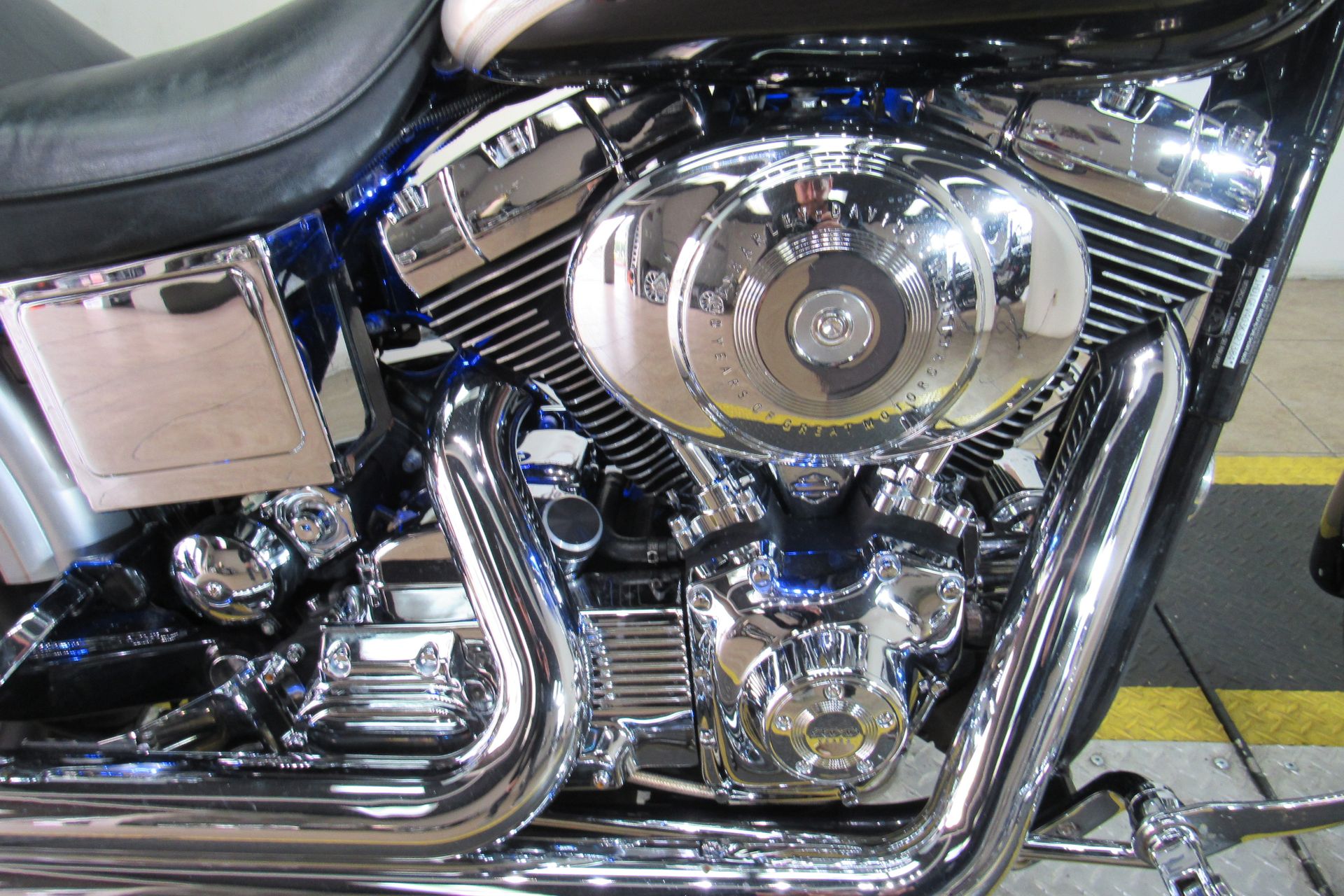 2003 Harley-Davidson FXDWG Dyna Wide Glide® in Temecula, California - Photo 11