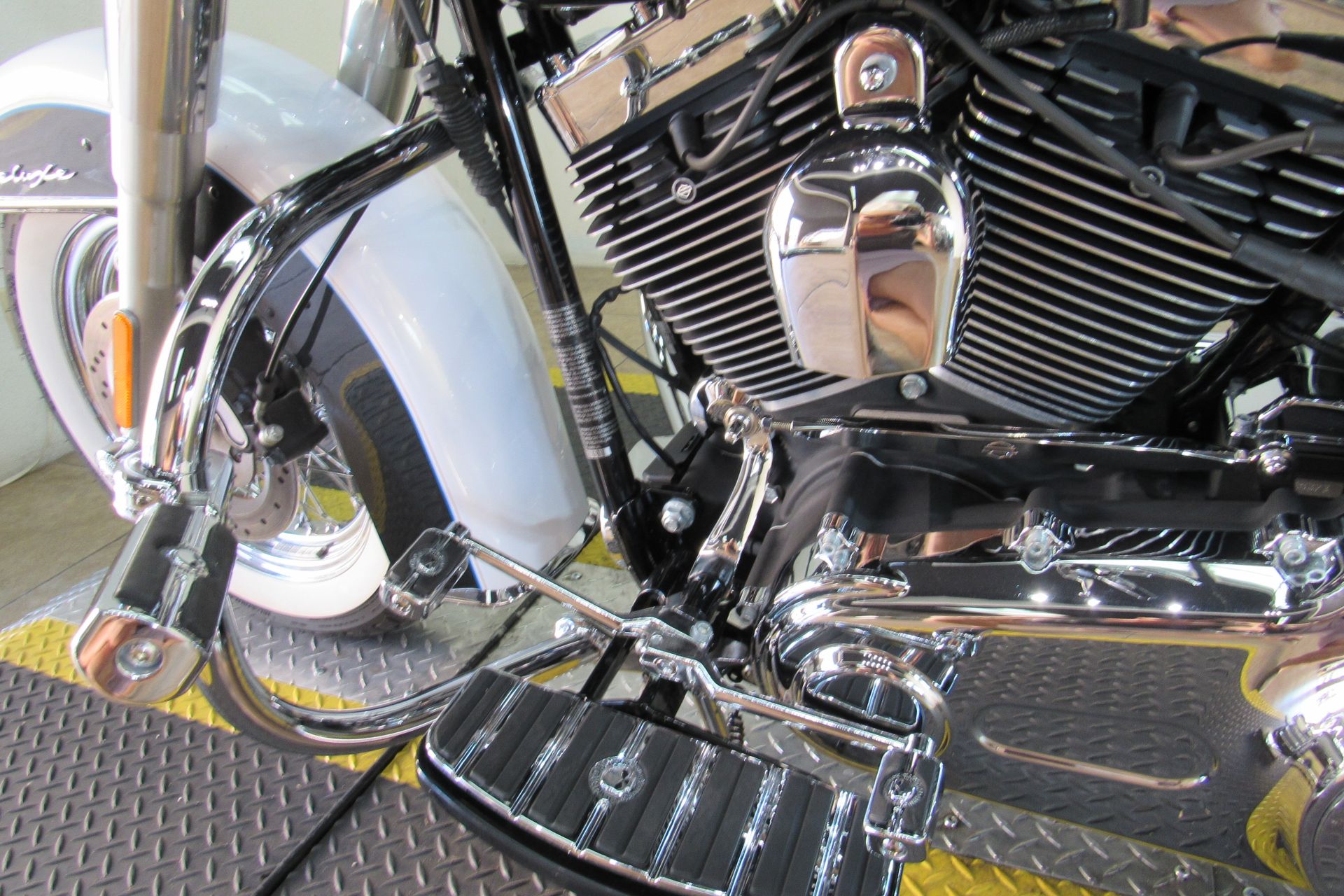 2009 Harley-Davidson Softail® Deluxe in Temecula, California - Photo 18