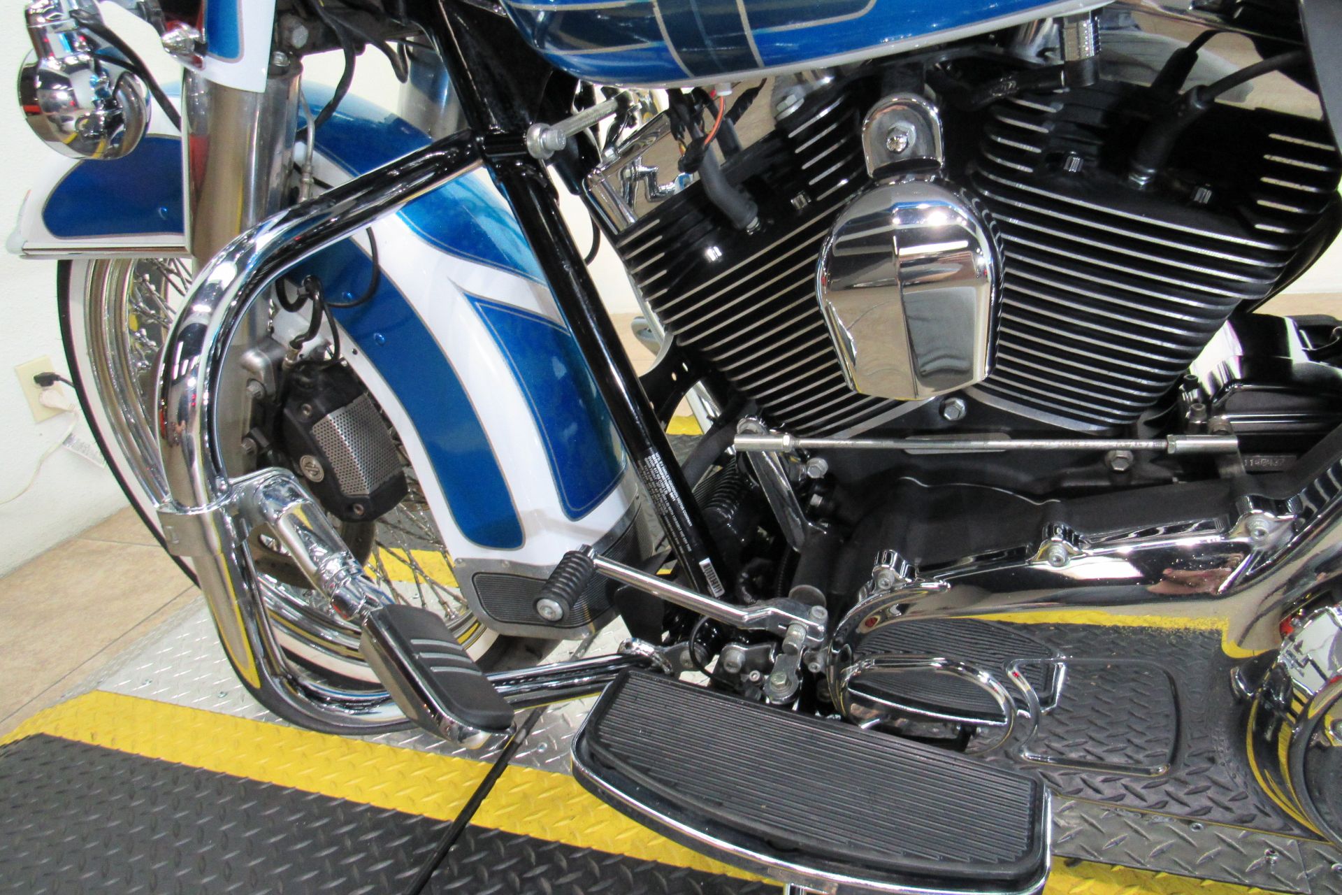 2011 Harley-Davidson Police Road King® in Temecula, California - Photo 16