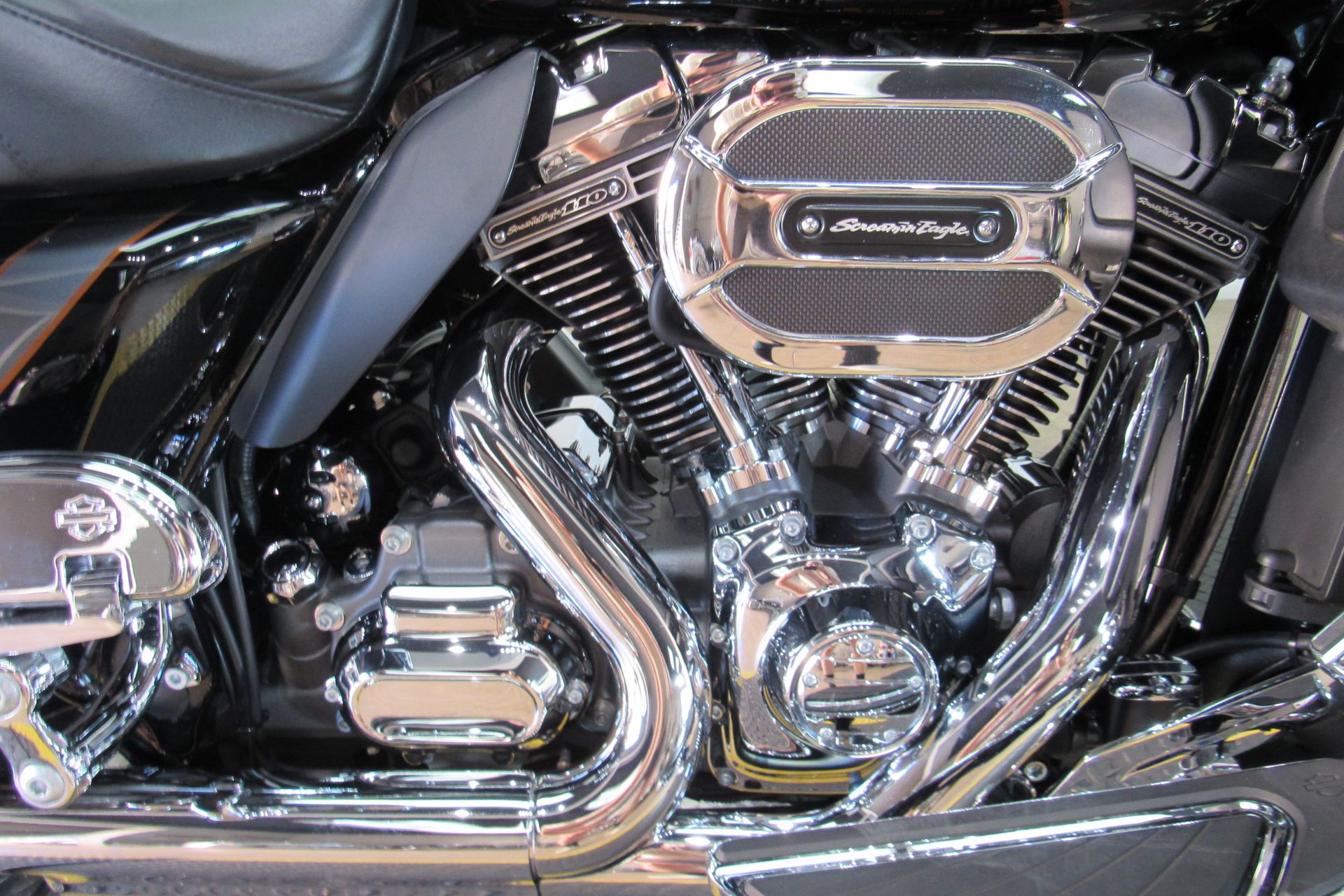 2016 Harley-Davidson CVO™ Road Glide™ Ultra in Temecula, California - Photo 14
