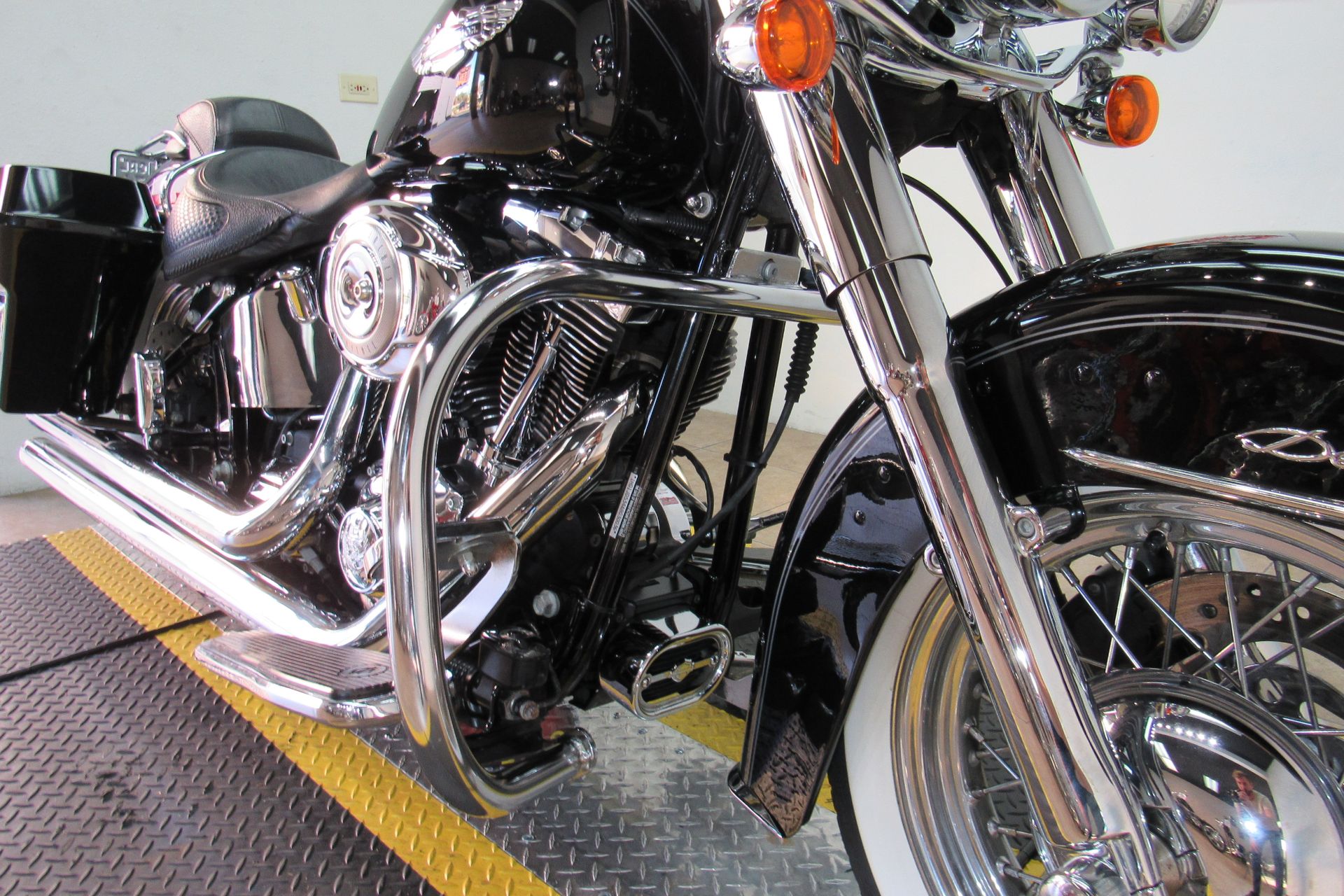 2010 Harley-Davidson Softail® Deluxe in Temecula, California - Photo 17