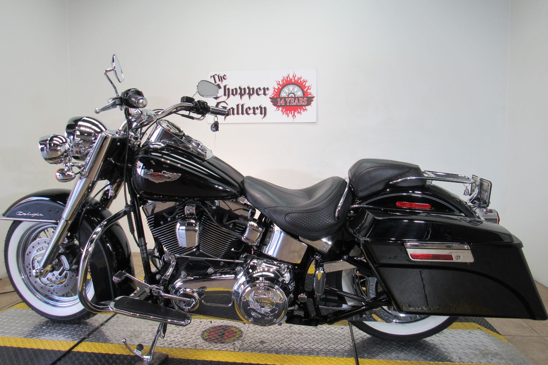 2010 Harley-Davidson Softail® Deluxe in Temecula, California - Photo 6
