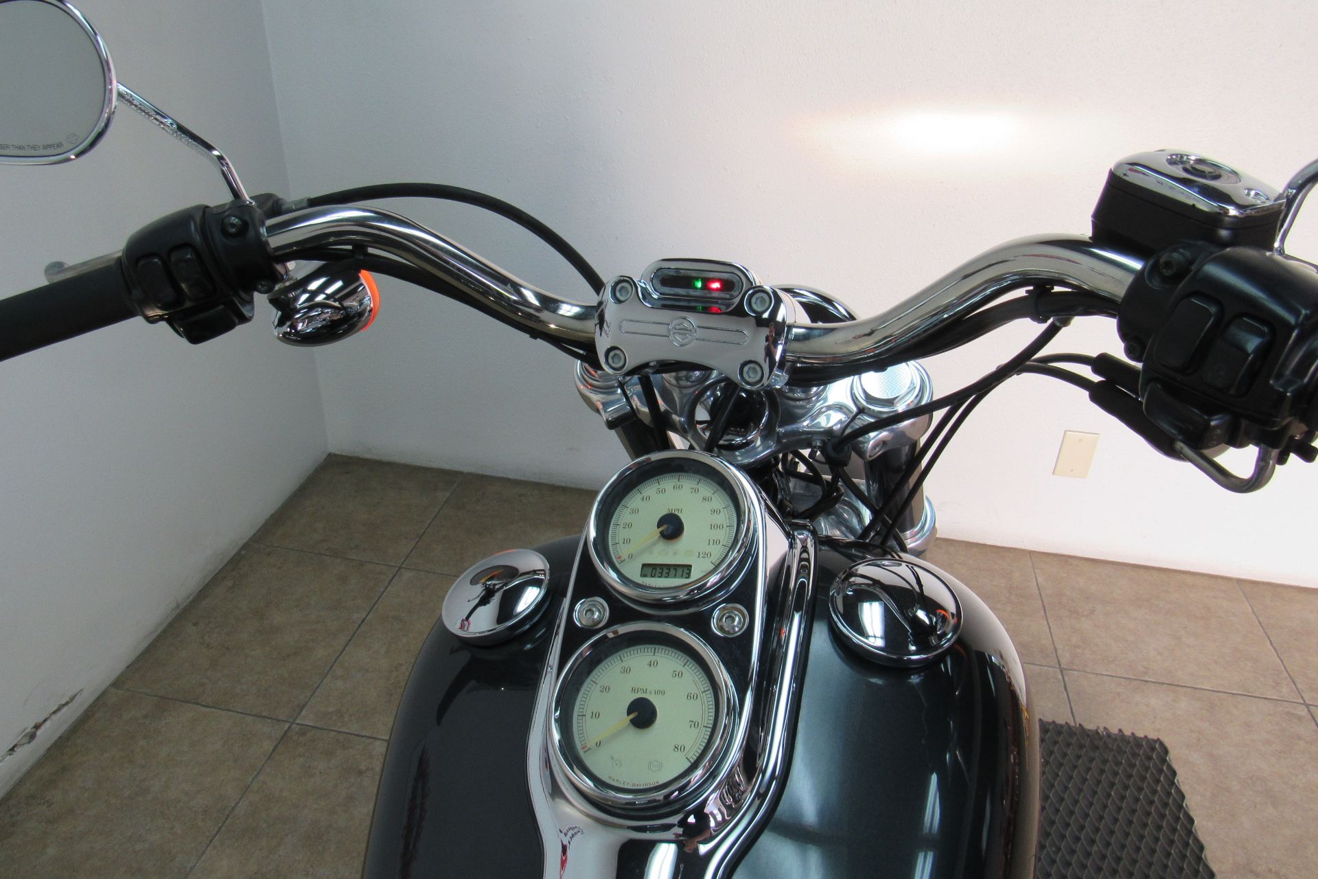 2009 Harley-Davidson Dyna® Low Rider® in Temecula, California - Photo 15