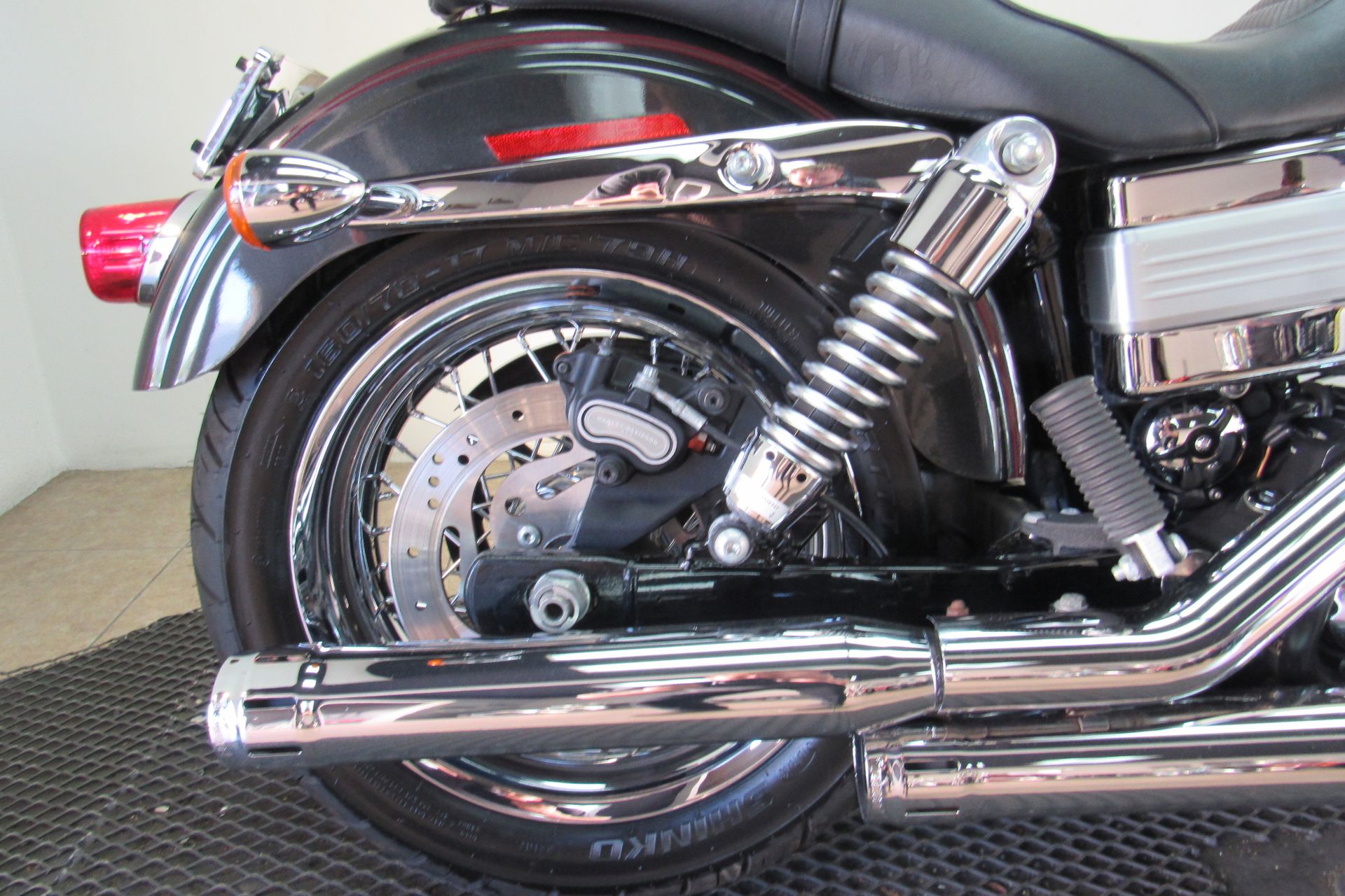 2009 Harley-Davidson Dyna® Low Rider® in Temecula, California - Photo 17