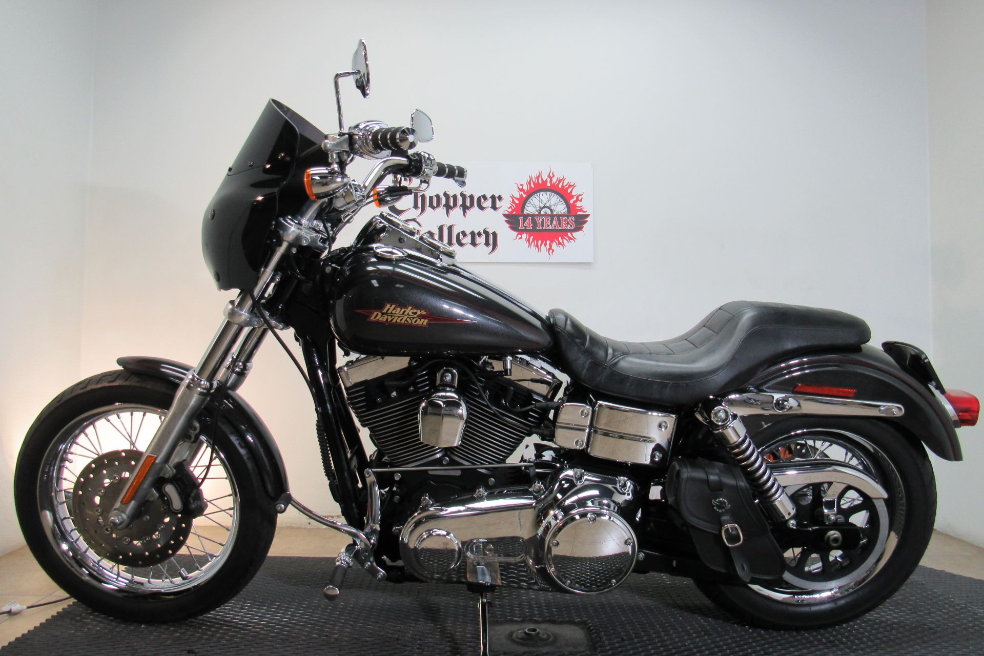 2009 Harley-Davidson Dyna® Low Rider® in Temecula, California - Photo 2