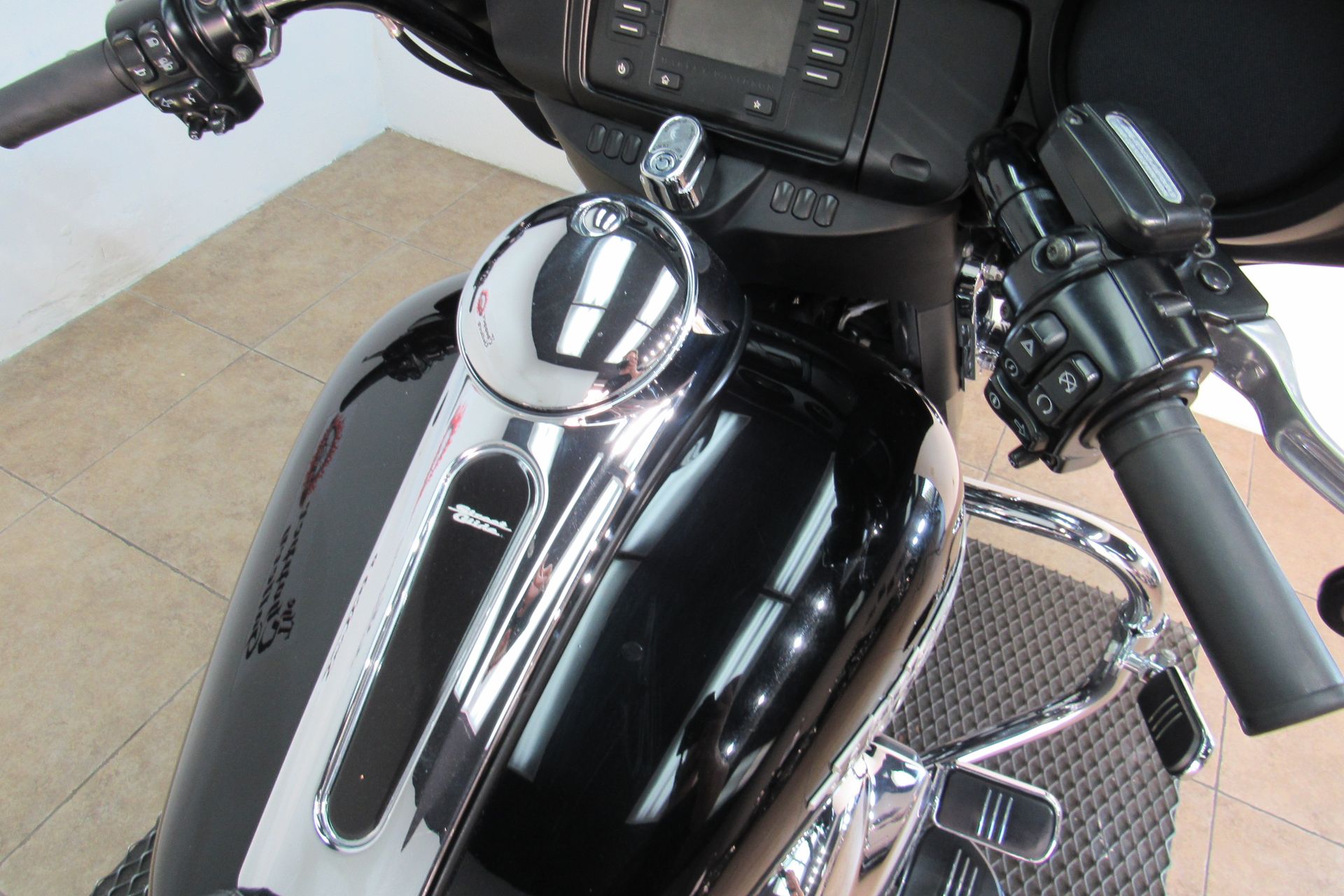 2015 Harley-Davidson Street Glide® in Temecula, California - Photo 26