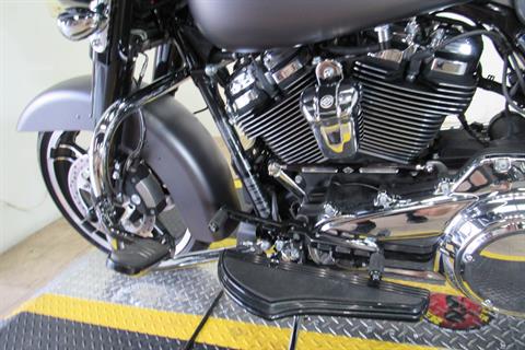 2017 Harley-Davidson Street Glide® Special in Temecula, California - Photo 16