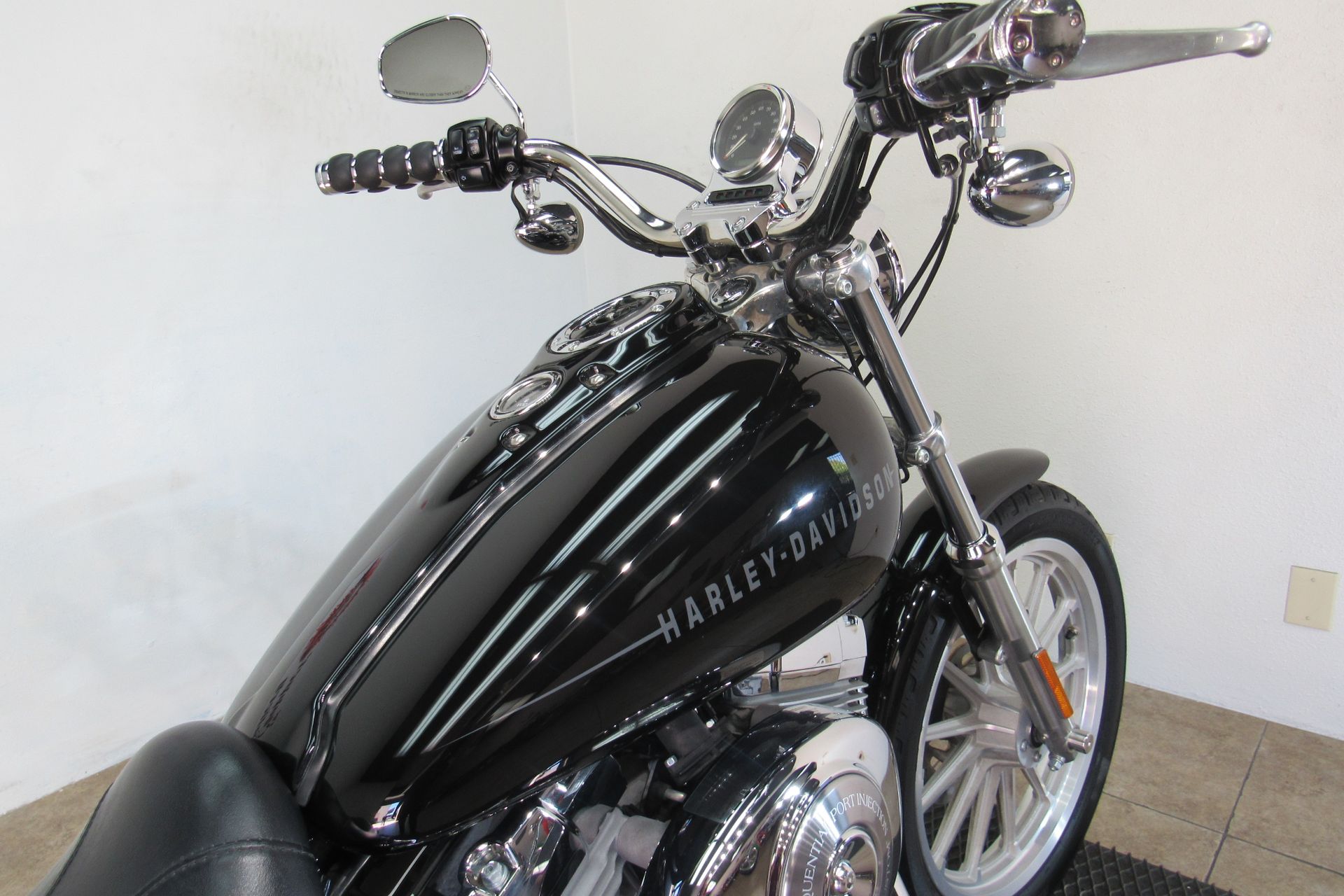 2005 Harley-Davidson FXDC/FXDCI Dyna  Super Glide® Custom in Temecula, California - Photo 23