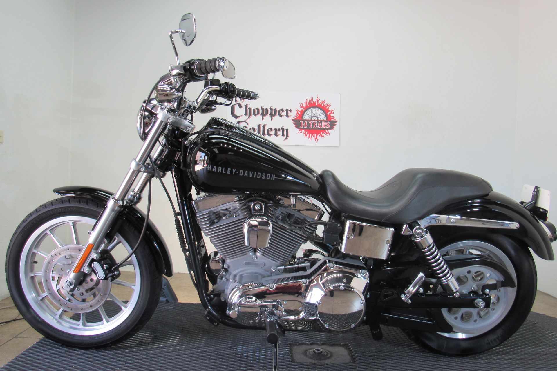 2005 Harley-Davidson FXDC/FXDCI Dyna  Super Glide® Custom in Temecula, California - Photo 2
