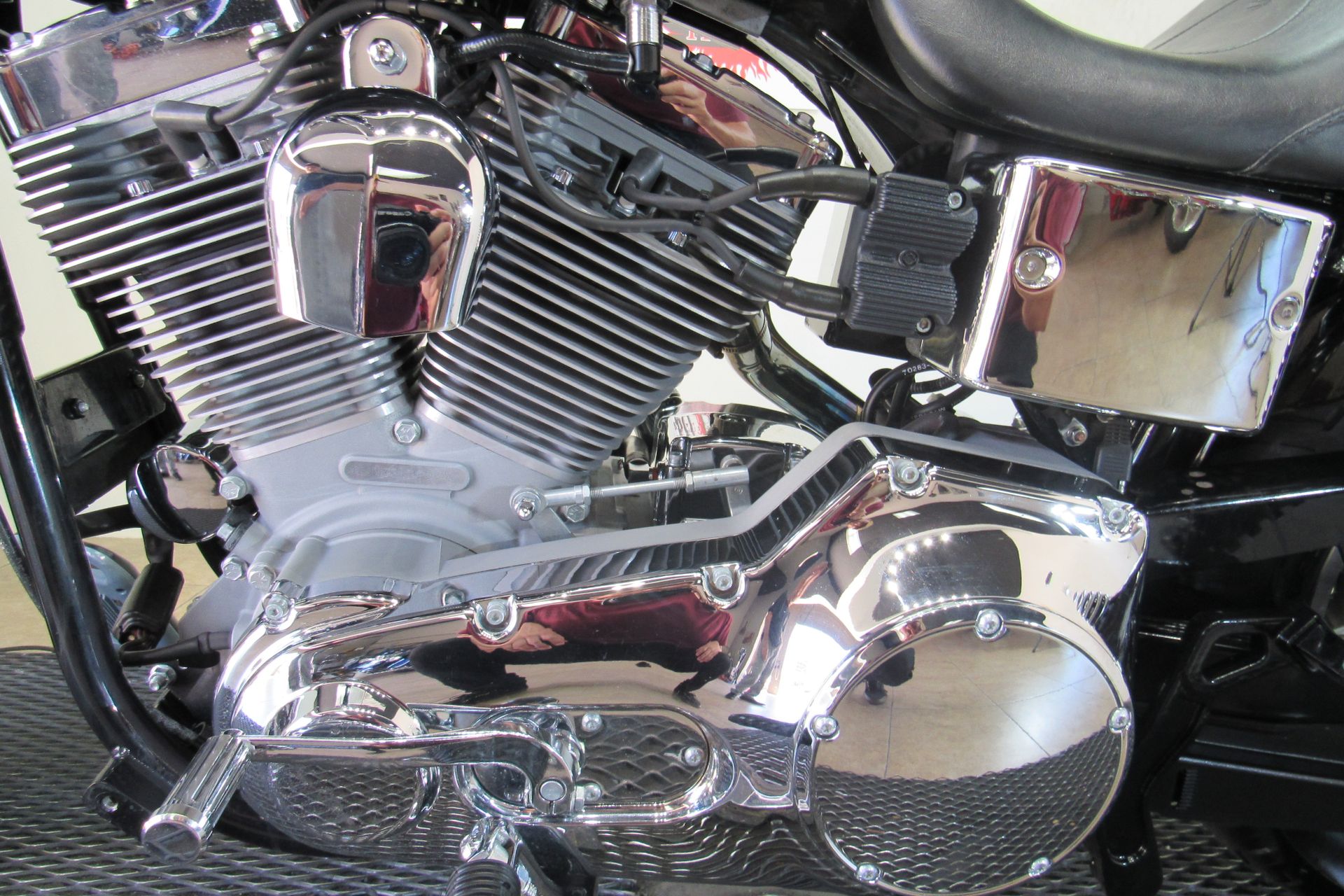 2005 Harley-Davidson FXDC/FXDCI Dyna  Super Glide® Custom in Temecula, California - Photo 12