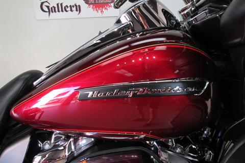 2017 Harley-Davidson Road Glide® Ultra in Temecula, California - Photo 7
