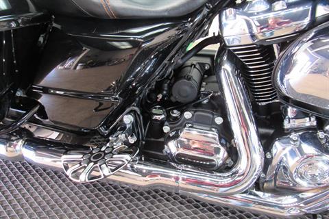 2018 Harley-Davidson Road Glide® in Temecula, California - Photo 15