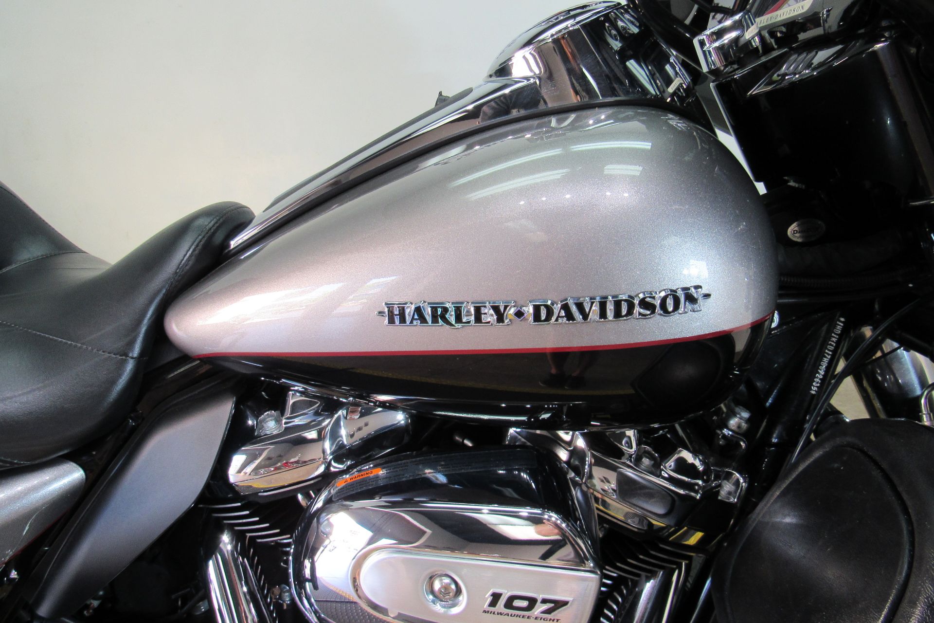 2017 Harley-Davidson Electra Glide® Ultra Classic® in Temecula, California - Photo 4