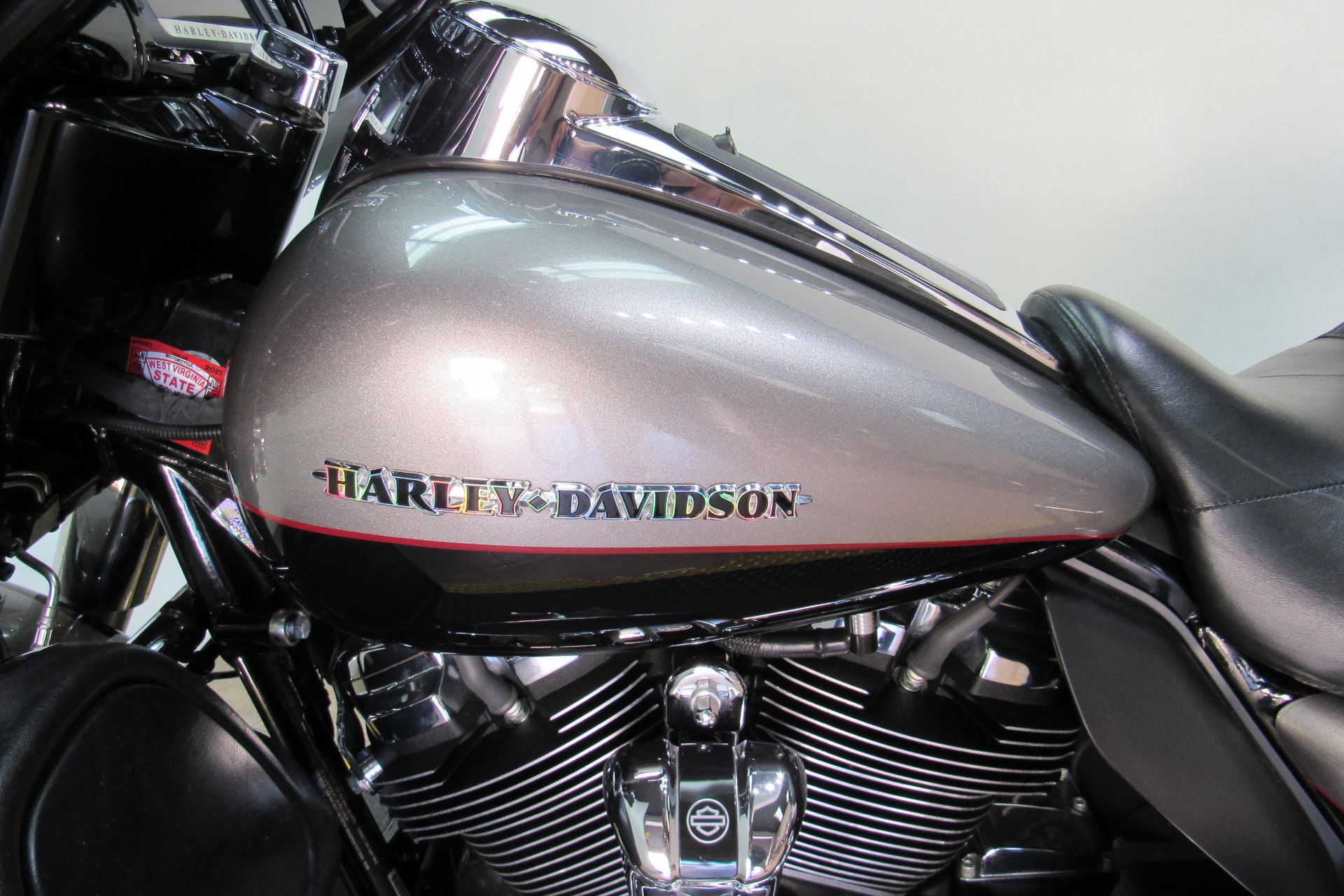 2017 Harley-Davidson Electra Glide® Ultra Classic® in Temecula, California - Photo 19