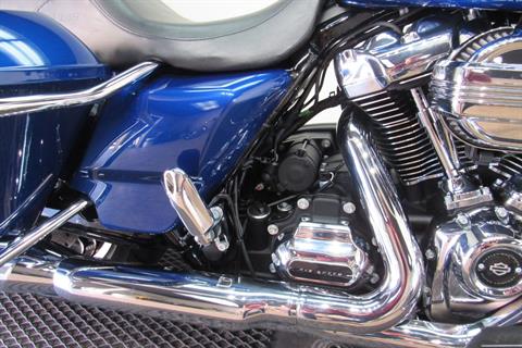 2017 Harley-Davidson Road Glide® Special in Temecula, California - Photo 15