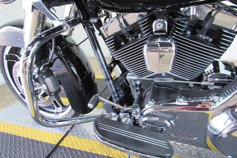 2016 Harley-Davidson Road Glide® in Temecula, California - Photo 16