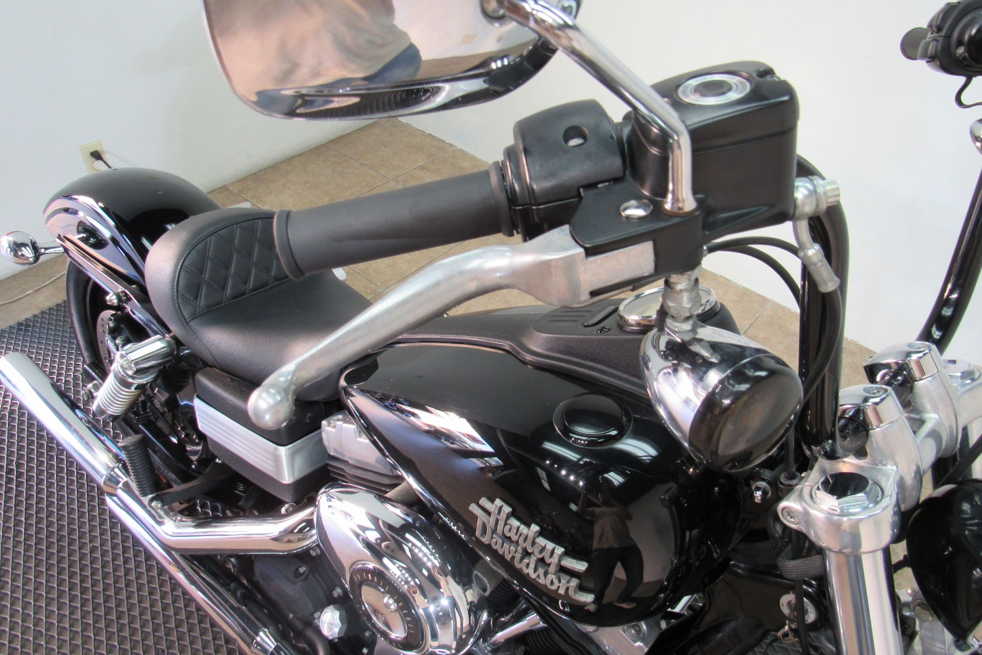 2010 Harley-Davidson Dyna® Street Bob® in Temecula, California - Photo 18