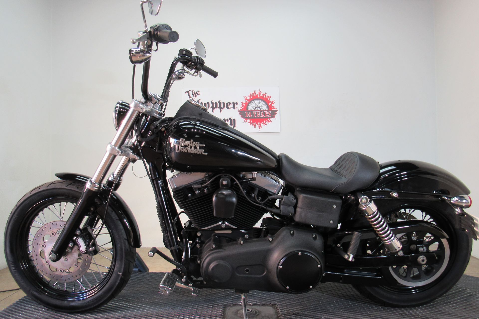 2010 Harley-Davidson Dyna® Street Bob® in Temecula, California - Photo 2