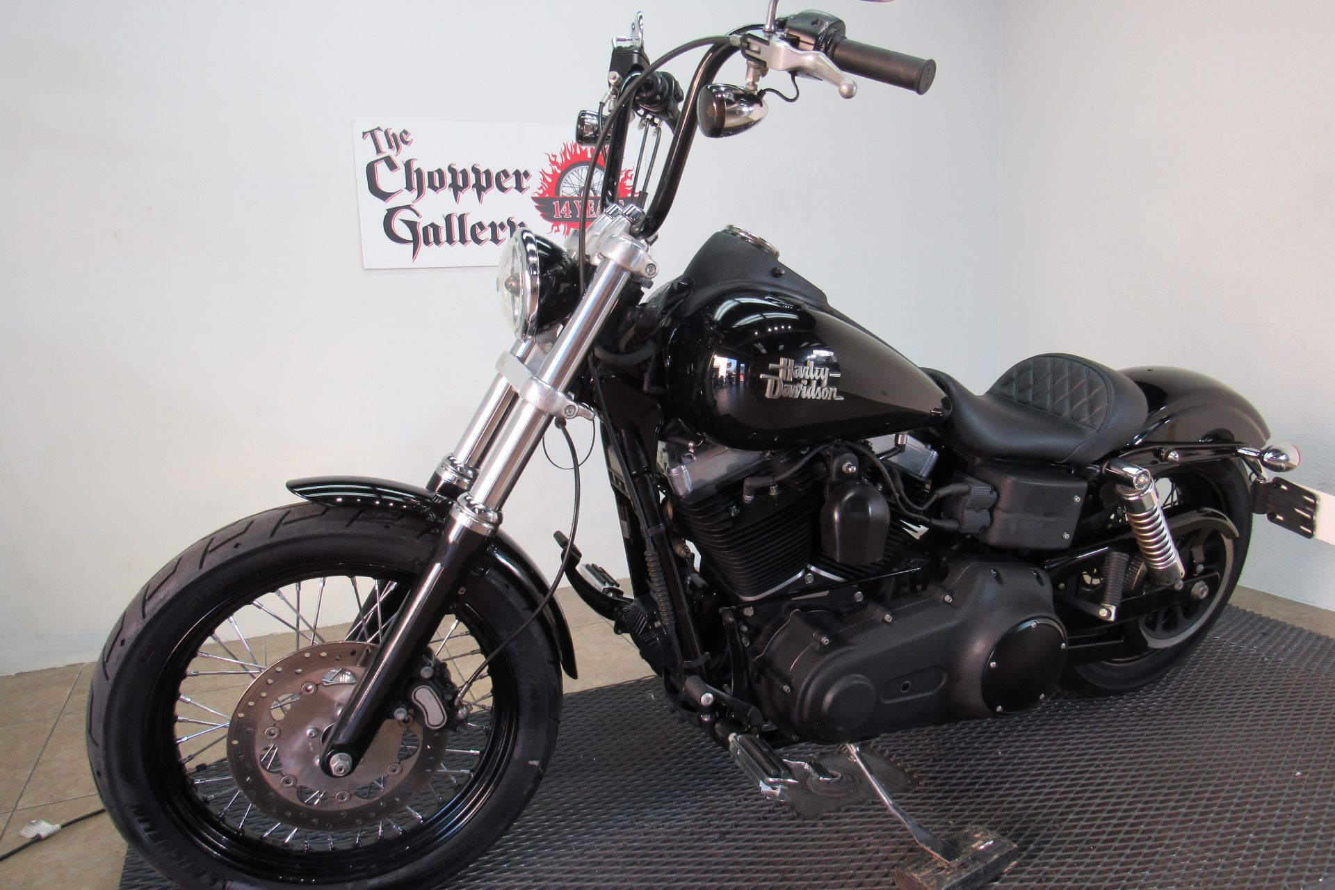 2010 Harley-Davidson Dyna® Street Bob® in Temecula, California - Photo 4