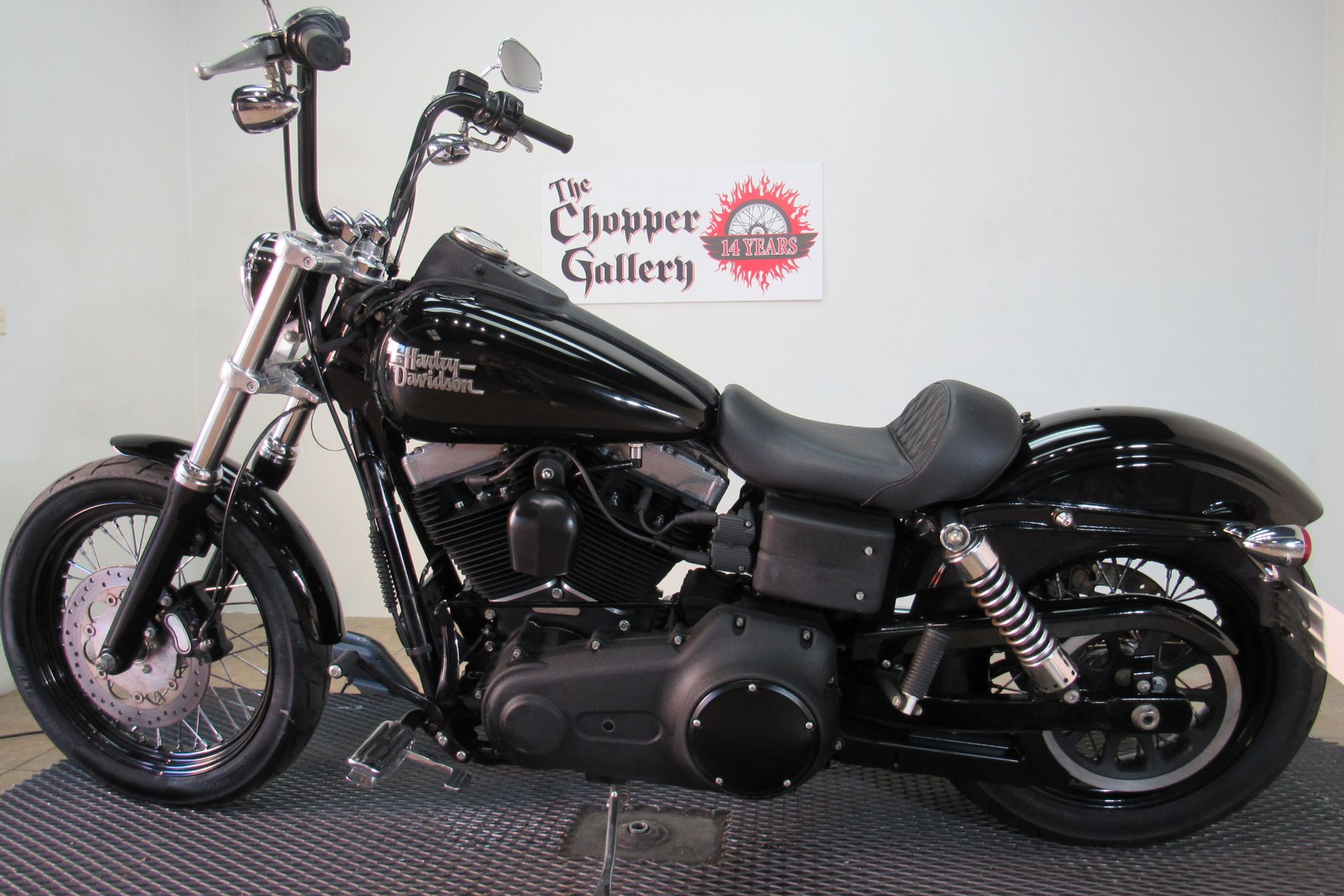 2010 Harley-Davidson Dyna® Street Bob® in Temecula, California - Photo 6