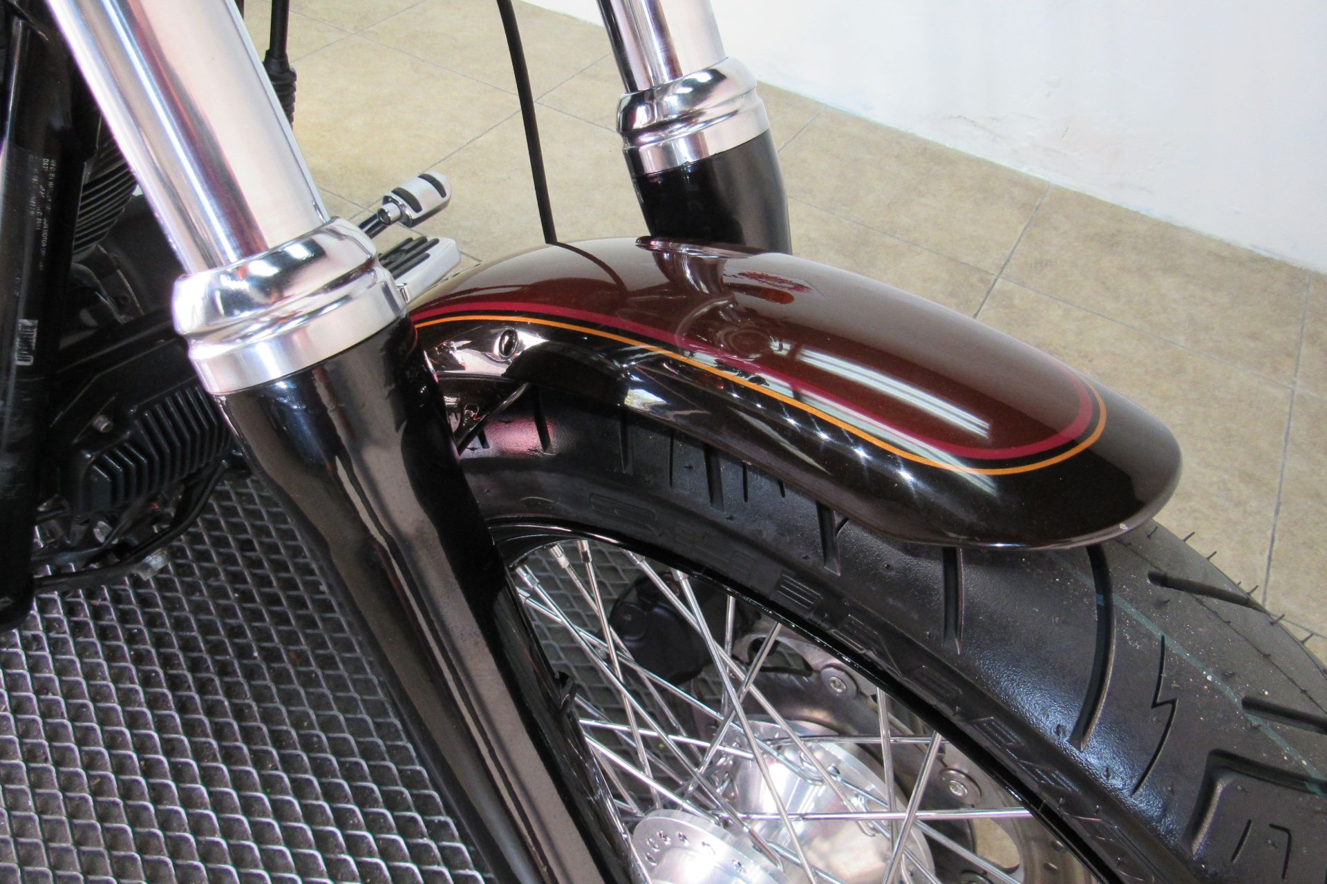 2011 Harley-Davidson Dyna® Super Glide® Custom in Temecula, California - Photo 16