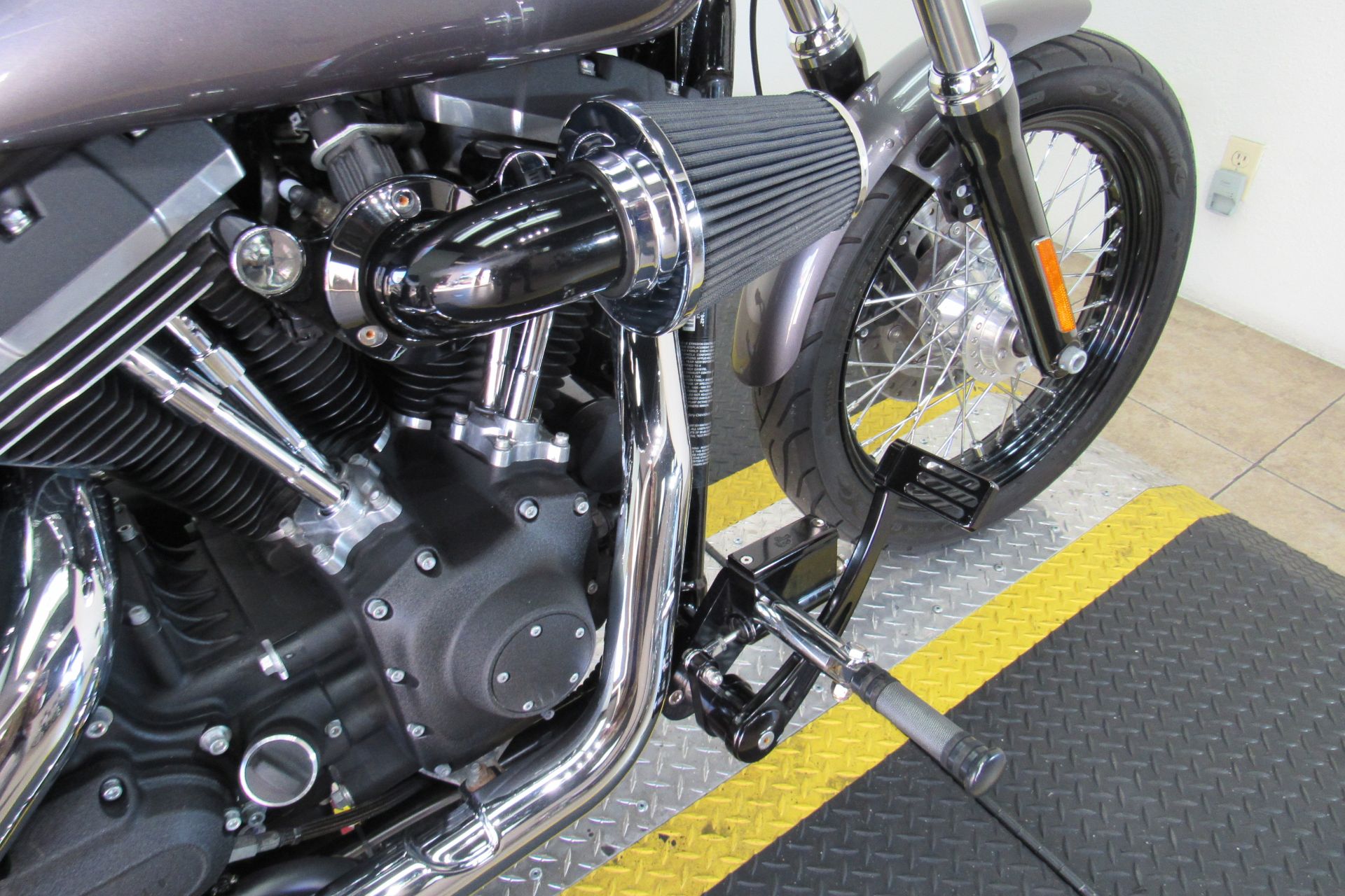 2014 Harley-Davidson Dyna® Street Bob® in Temecula, California - Photo 15