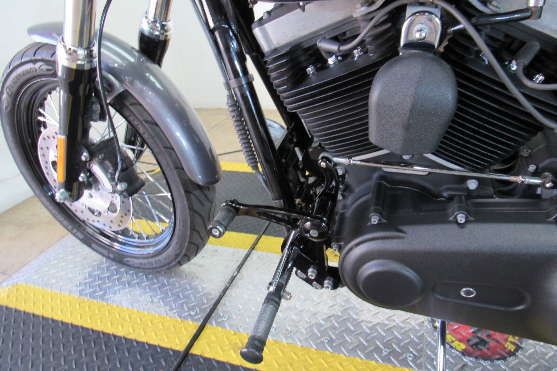 2014 Harley-Davidson Dyna® Street Bob® in Temecula, California - Photo 16
