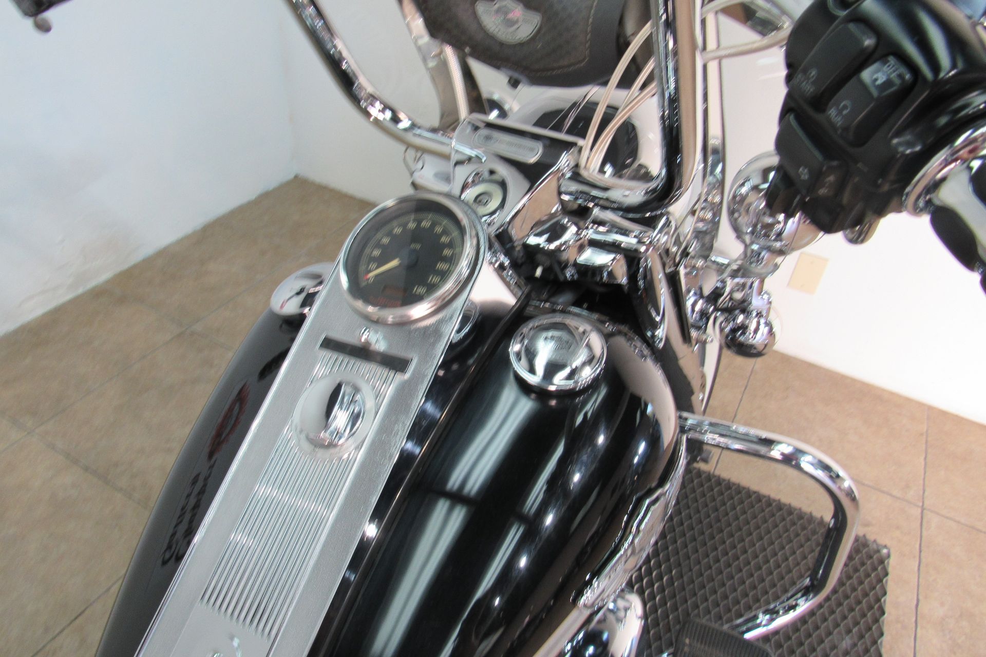 2003 Harley-Davidson Road King Classic in Temecula, California - Photo 28