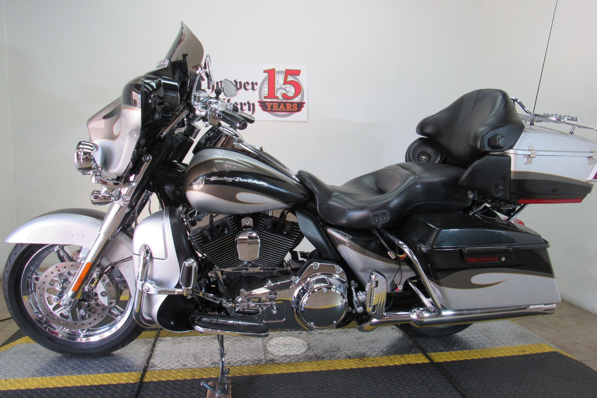 2013 Harley-Davidson CVO™ Ultra Classic® Electra Glide® in Temecula, California - Photo 4