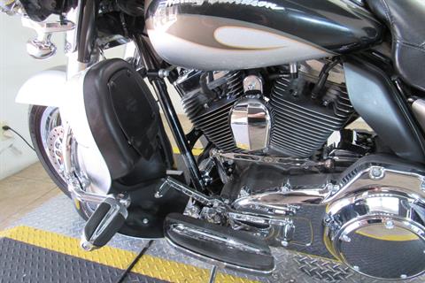 2013 Harley-Davidson CVO™ Ultra Classic® Electra Glide® in Temecula, California - Photo 14