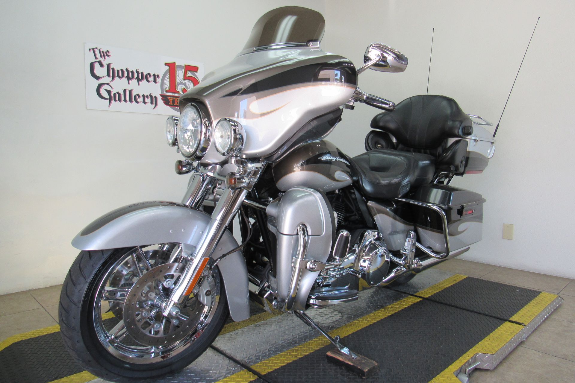 2013 Harley-Davidson CVO™ Ultra Classic® Electra Glide® in Temecula, California - Photo 34