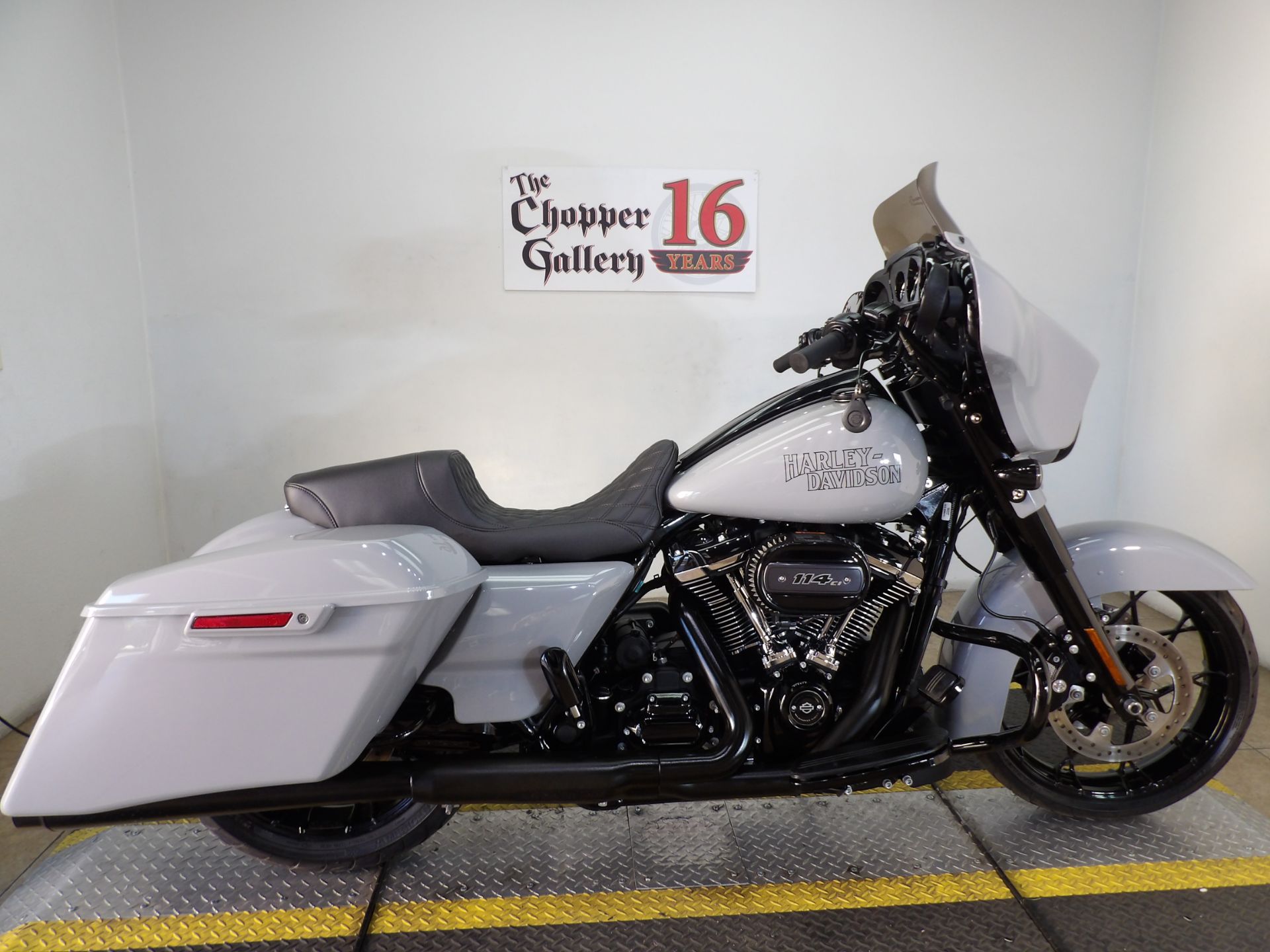 2023 Harley-Davidson Street Glide® Special in Temecula, California - Photo 11