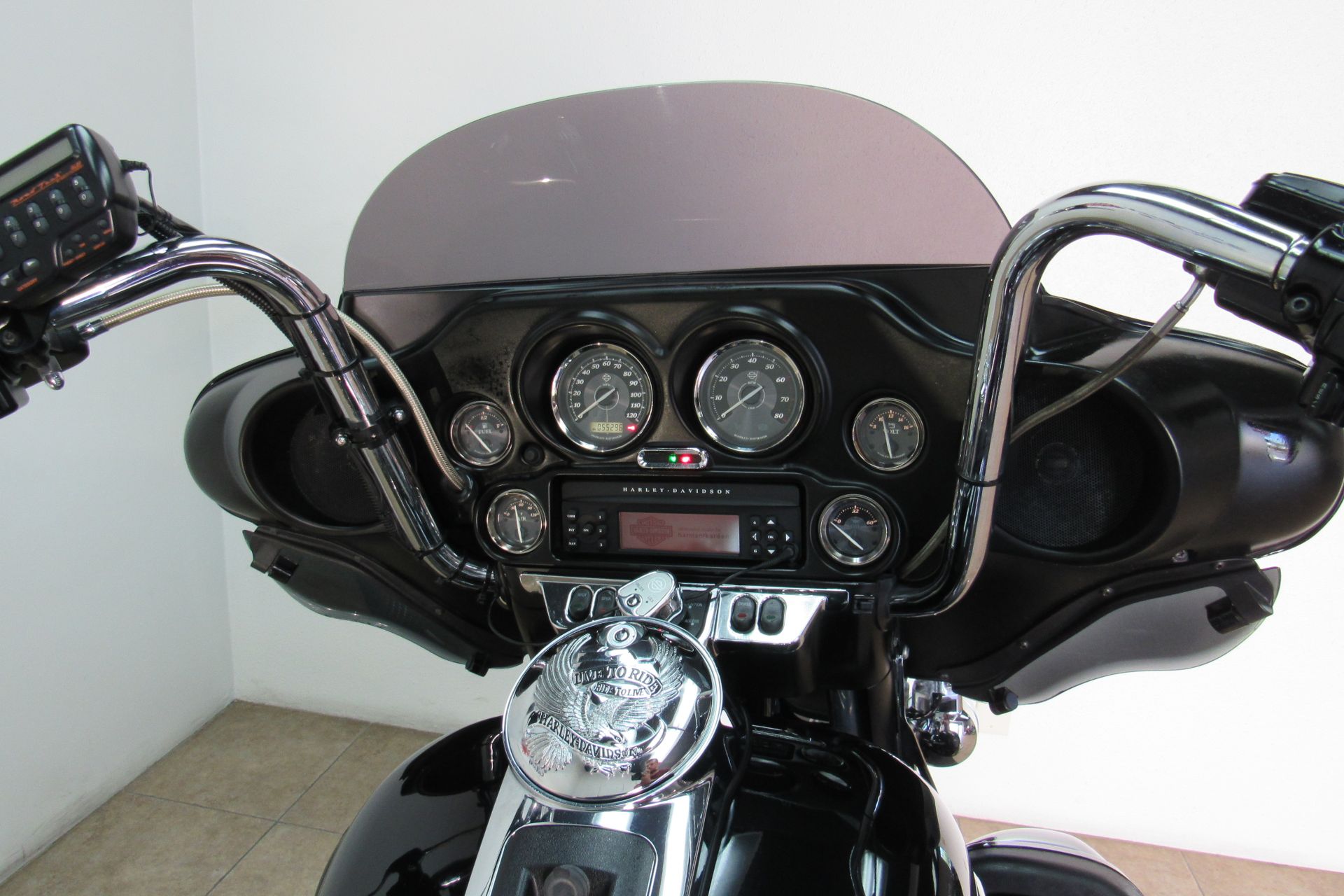 2011 Harley-Davidson Electra Glide® Ultra Limited in Temecula, California - Photo 13