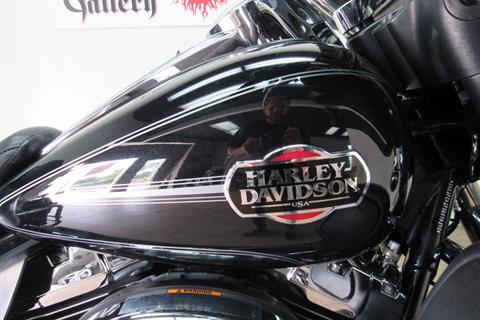 2013 Harley-Davidson Ultra Classic® Electra Glide® in Temecula, California - Photo 14