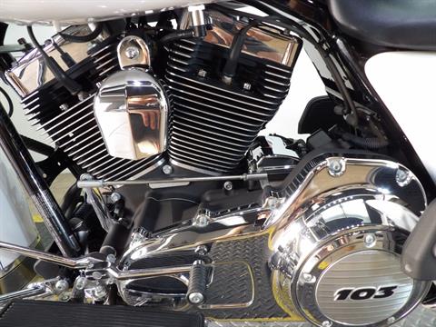 2012 Harley-Davidson Road King® Classic in Temecula, California - Photo 14