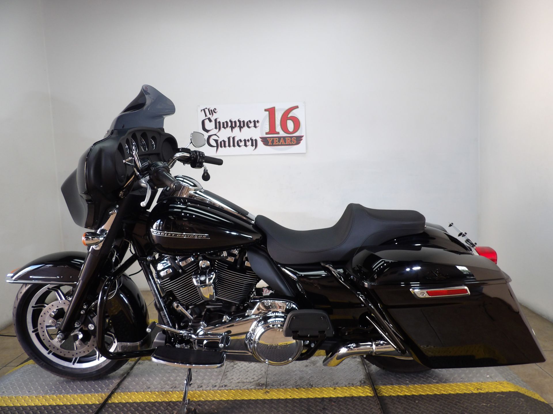 2019 Harley-Davidson Electra Glide® Standard in Temecula, California - Photo 2