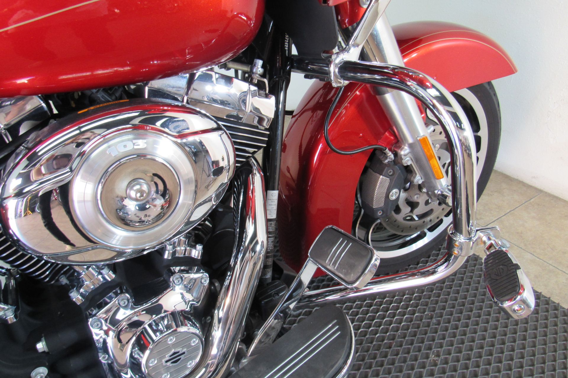 2013 Harley-Davidson Road Glide® Custom in Temecula, California - Photo 13