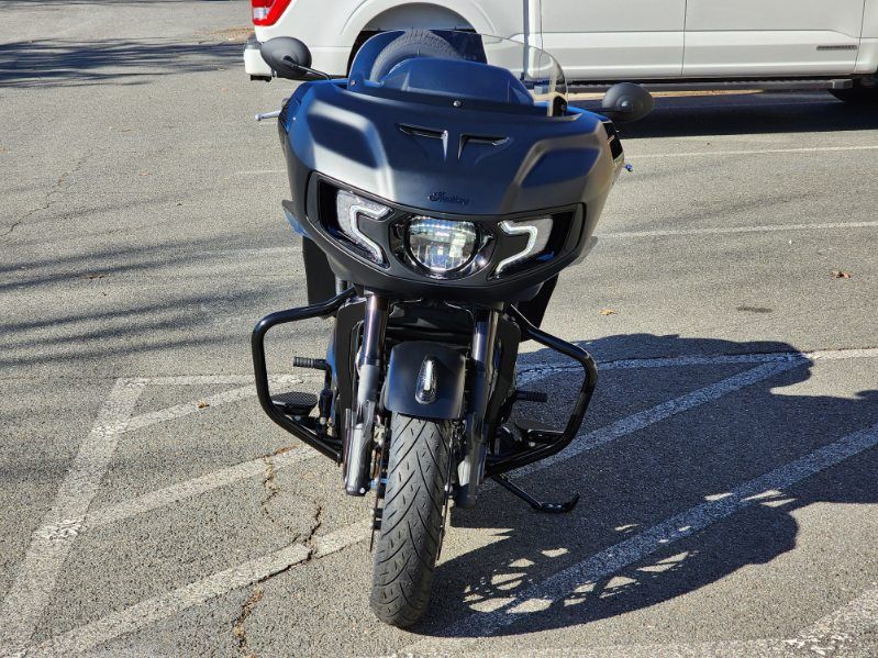 2024 Indian Motorcycle Challenger® Dark Horse® with PowerBand Audio Package in Fredericksburg, Virginia - Photo 3