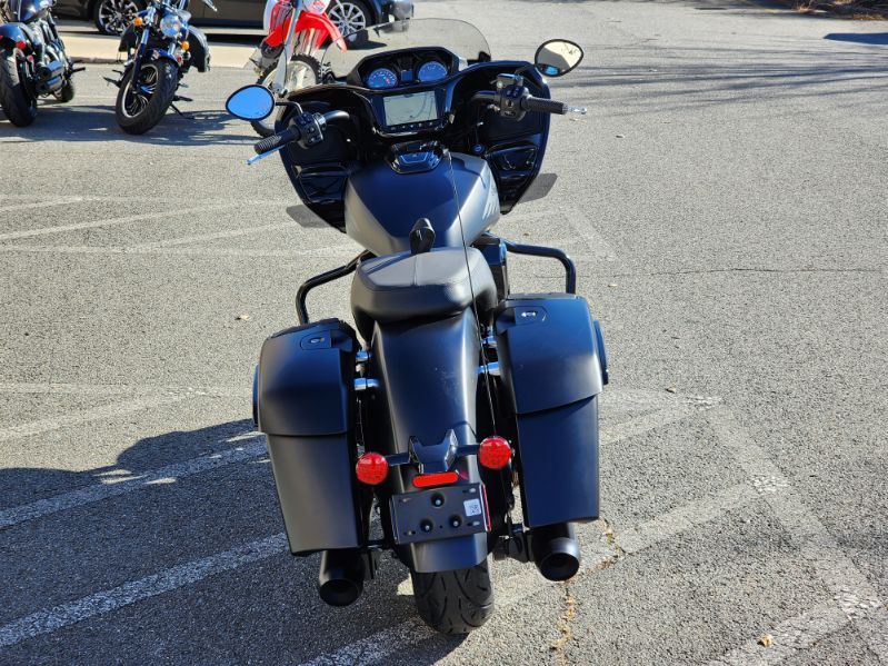 2024 Indian Motorcycle Challenger® Dark Horse® with PowerBand Audio Package in Fredericksburg, Virginia - Photo 7