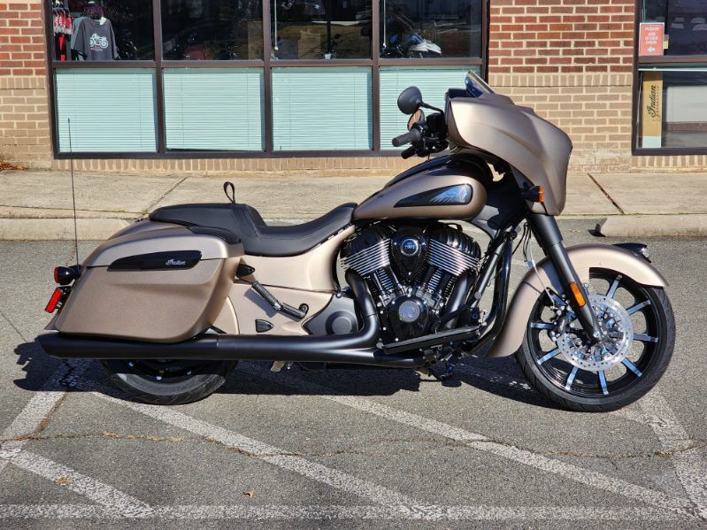 2024 Indian Motorcycle Chieftain® Dark Horse® Icon with PowerBand Audio Package in Fredericksburg, Virginia - Photo 1