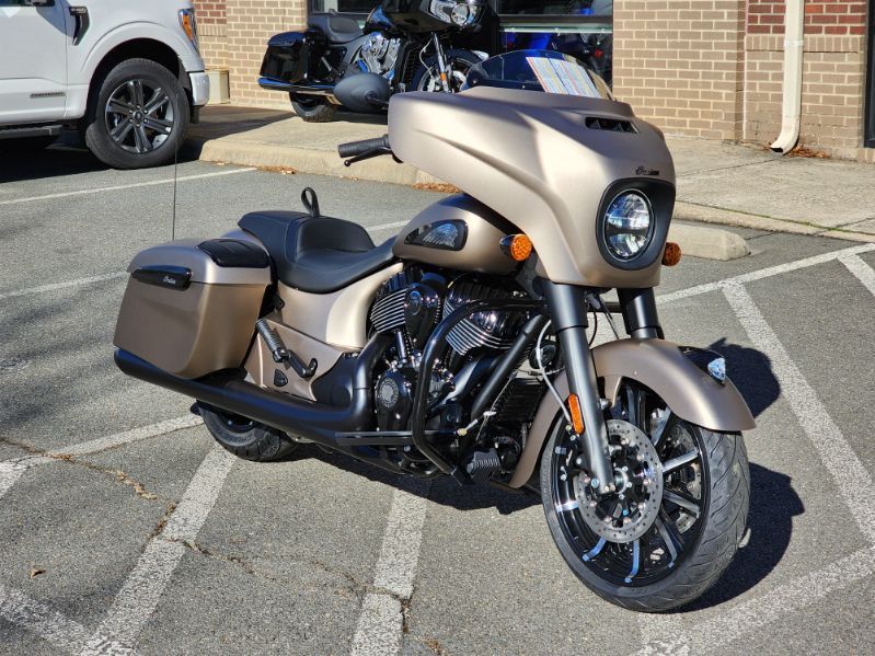 2024 Indian Motorcycle Chieftain® Dark Horse® Icon with PowerBand Audio Package in Fredericksburg, Virginia - Photo 2