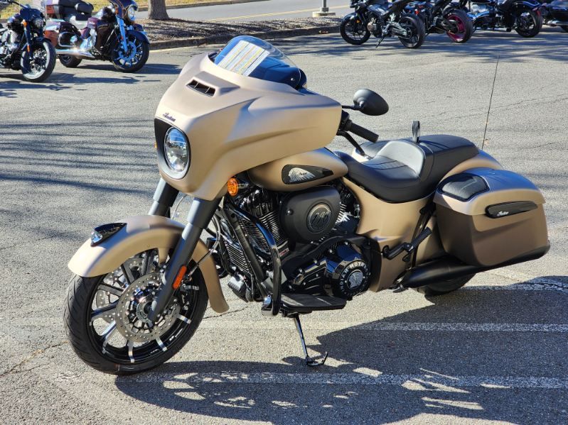 2024 Indian Motorcycle Chieftain® Dark Horse® Icon with PowerBand Audio Package in Fredericksburg, Virginia - Photo 4