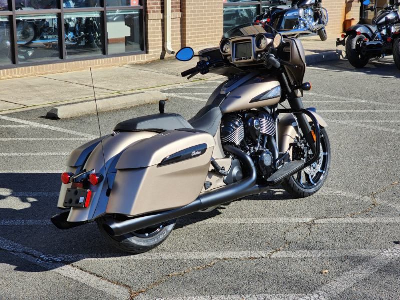2024 Indian Motorcycle Chieftain® Dark Horse® Icon with PowerBand Audio Package in Fredericksburg, Virginia - Photo 8