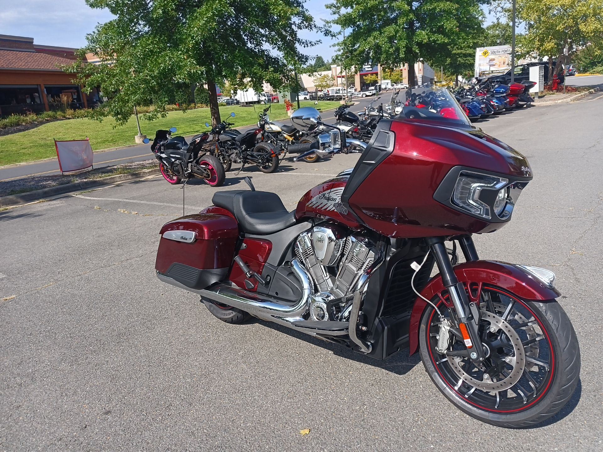 2023 Indian Motorcycle Challenger® Limited in Fredericksburg, Virginia - Photo 8