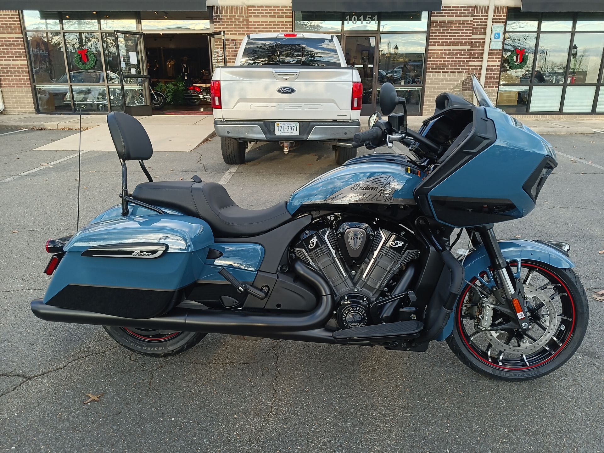 2023 Indian Motorcycle Challenger® Dark Horse® Icon in Fredericksburg, Virginia - Photo 1