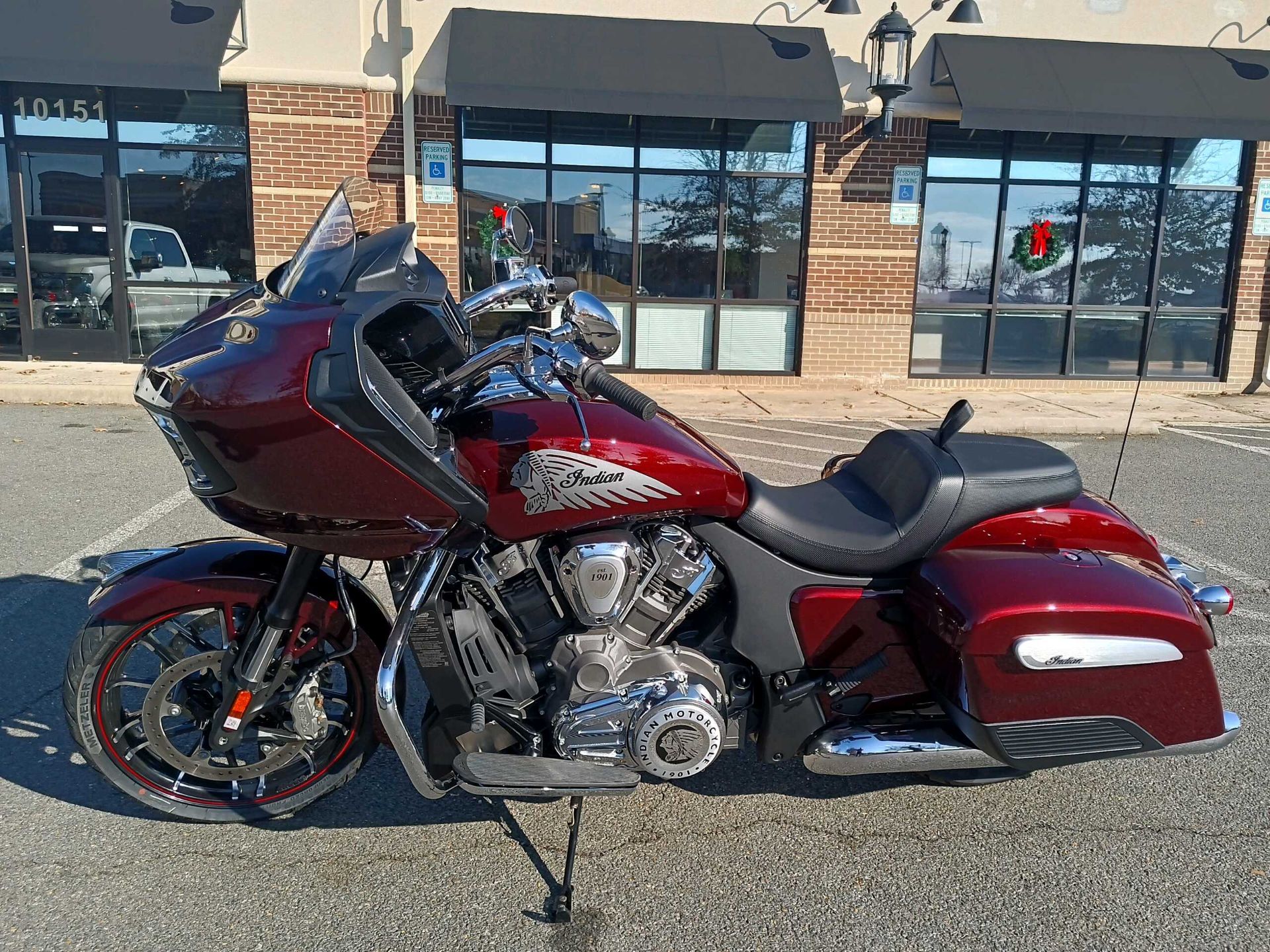 2022 Indian Motorcycle Challenger® Limited in Fredericksburg, Virginia - Photo 2