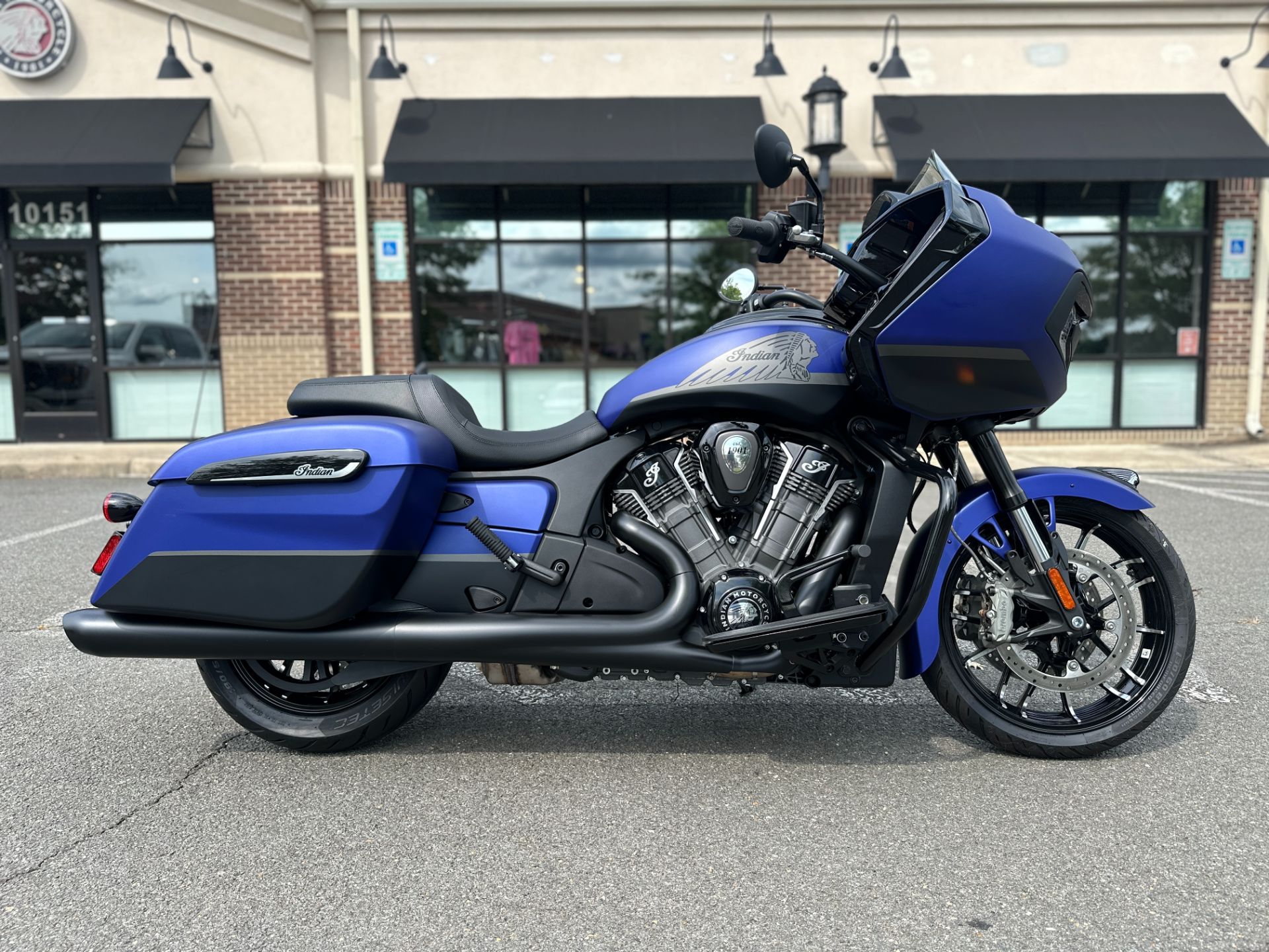 2024 Indian Motorcycle Challenger® Dark Horse® in Fredericksburg, Virginia - Photo 2